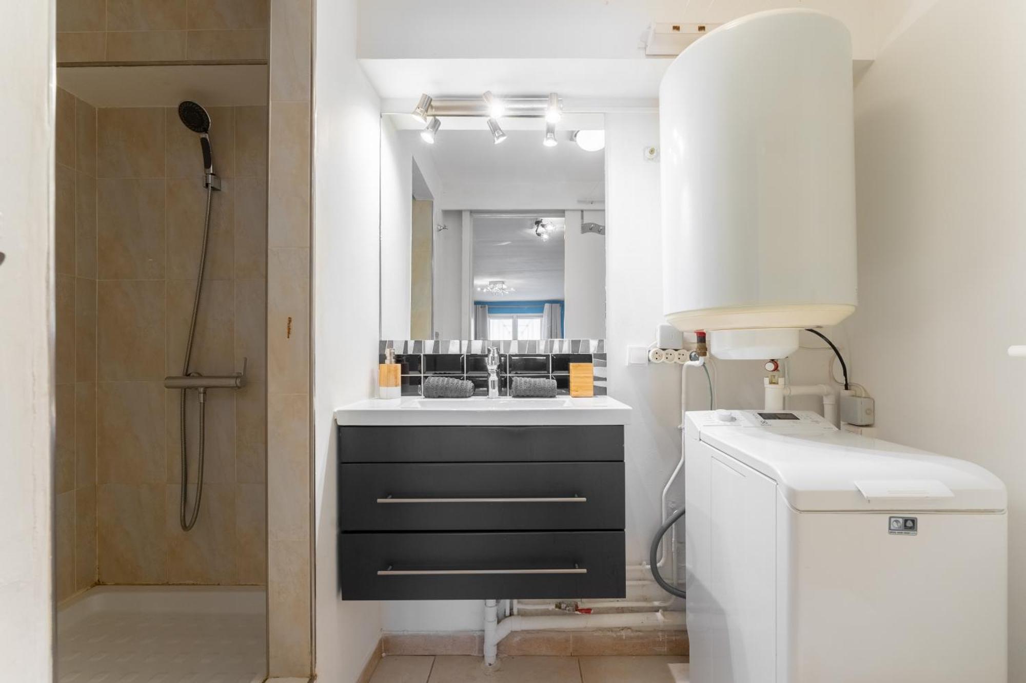 Pupat Apartment Marseille Bagian luar foto